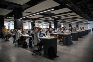 AI如何改变你的工作方式：从打工人到AI管理者