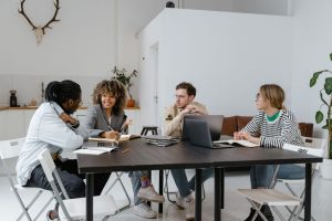 “一人公司”崛起：AI如何让个人拥有超级团队